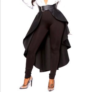 Super cute fancy skirt belt.